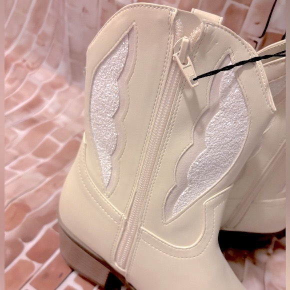 🆕 Madden NYC Rhinestone Angel Wing Ankle Cowboy Boots - Picture 6 of 13